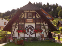 Erste Weltgr��te Kuckucksuhr in Schonach (Bildnachweis: H.Budig / Schwarzwald Tourismus)