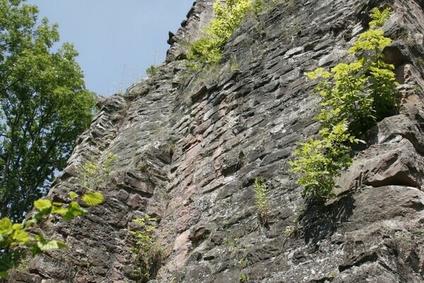Burgruine Sterneck Copyright: (Mit freundlicher Genehmigung der Lo�burg Information)
